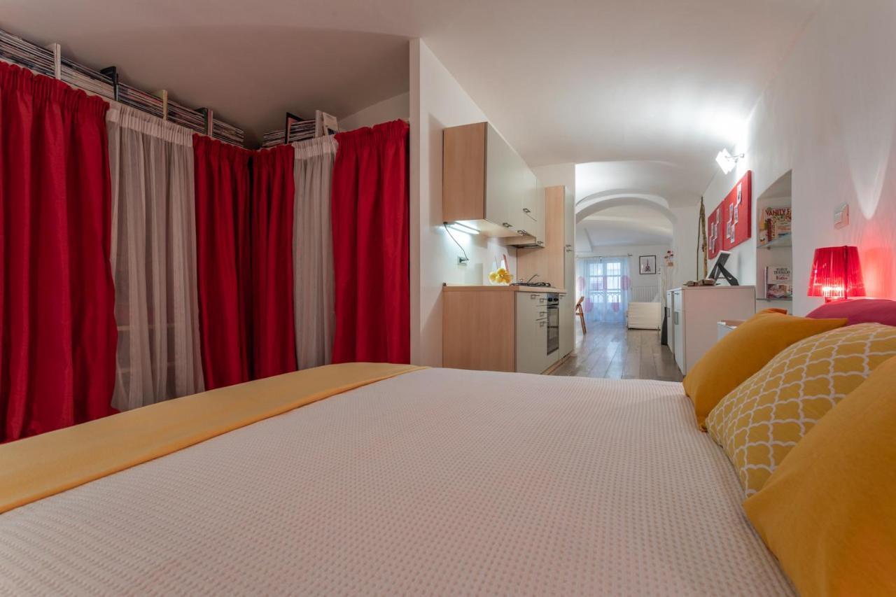 Apartment Red Near Porta Nuova By Wonderful Italy *